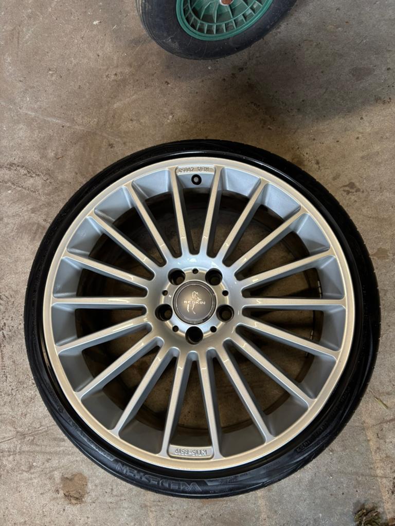 19 inch Keskin kt15 velgen met band, Gebruikt, Banden en Velgen, Personenwagen, Ophalen