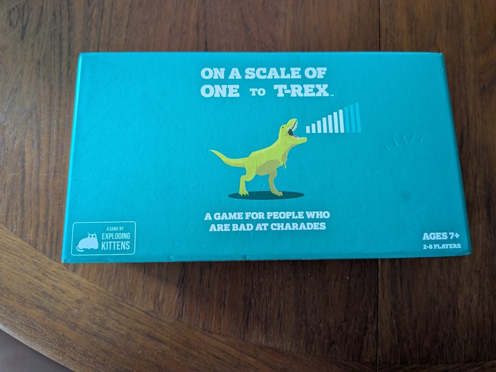 On a Scale of One to T-Rex - Exploding Kittens, Drie of vier spelers, Ophalen of Verzenden, Zo goed als nieuw, Exploding Kittens
