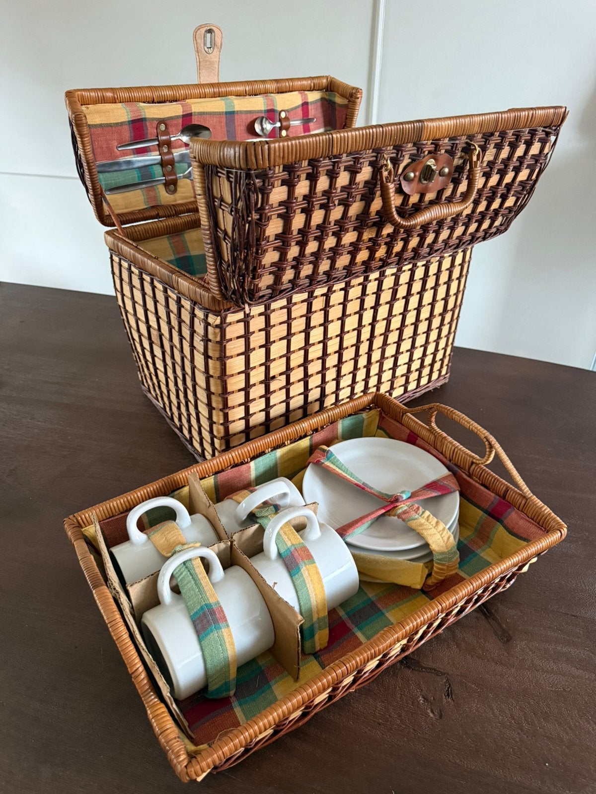 VINTAGE Picknickmand compleet - 4 personen, Ophalen, Zo goed als nieuw
