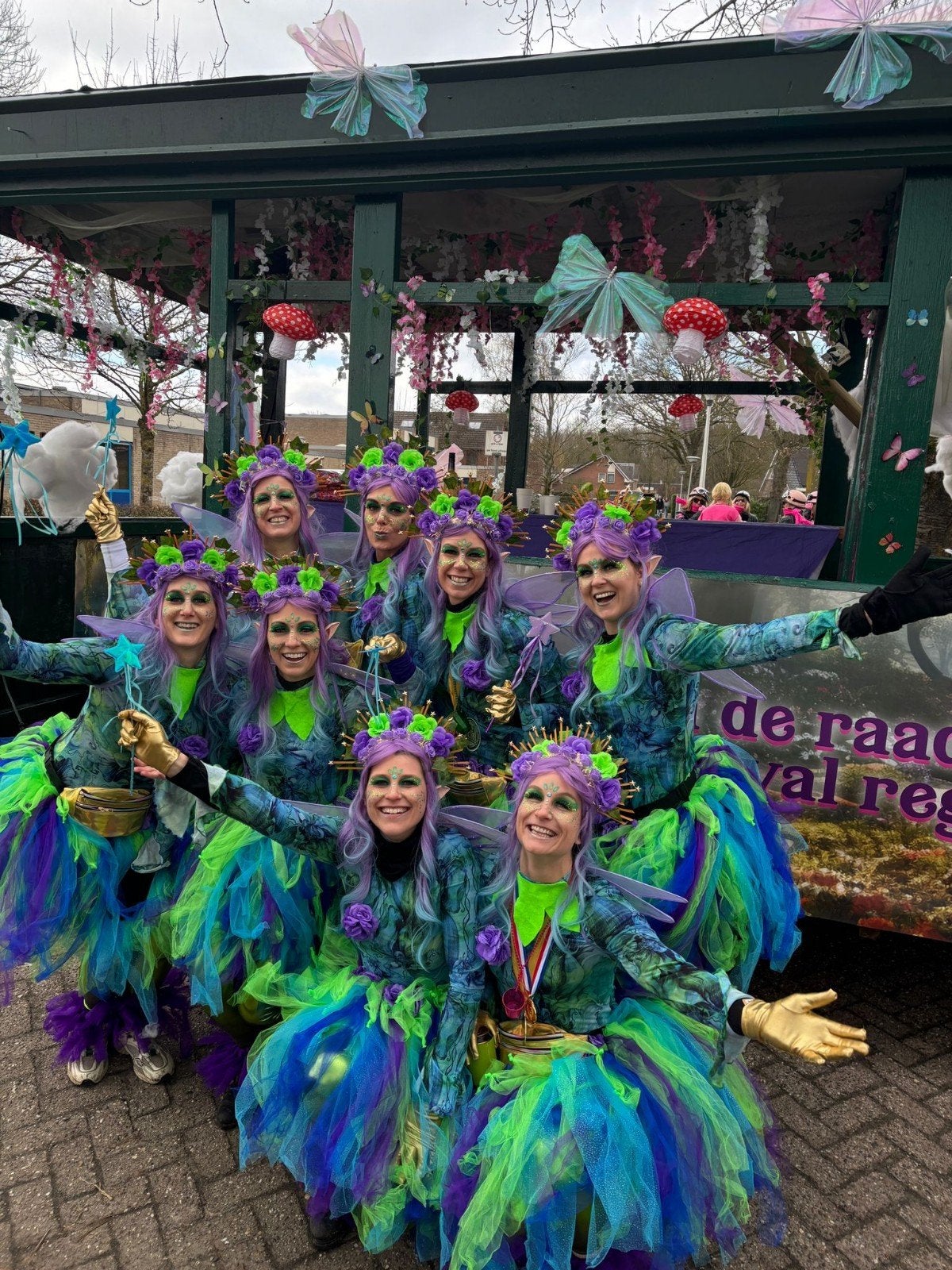 Carnavalspakken dames, Ophalen, Carnaval
