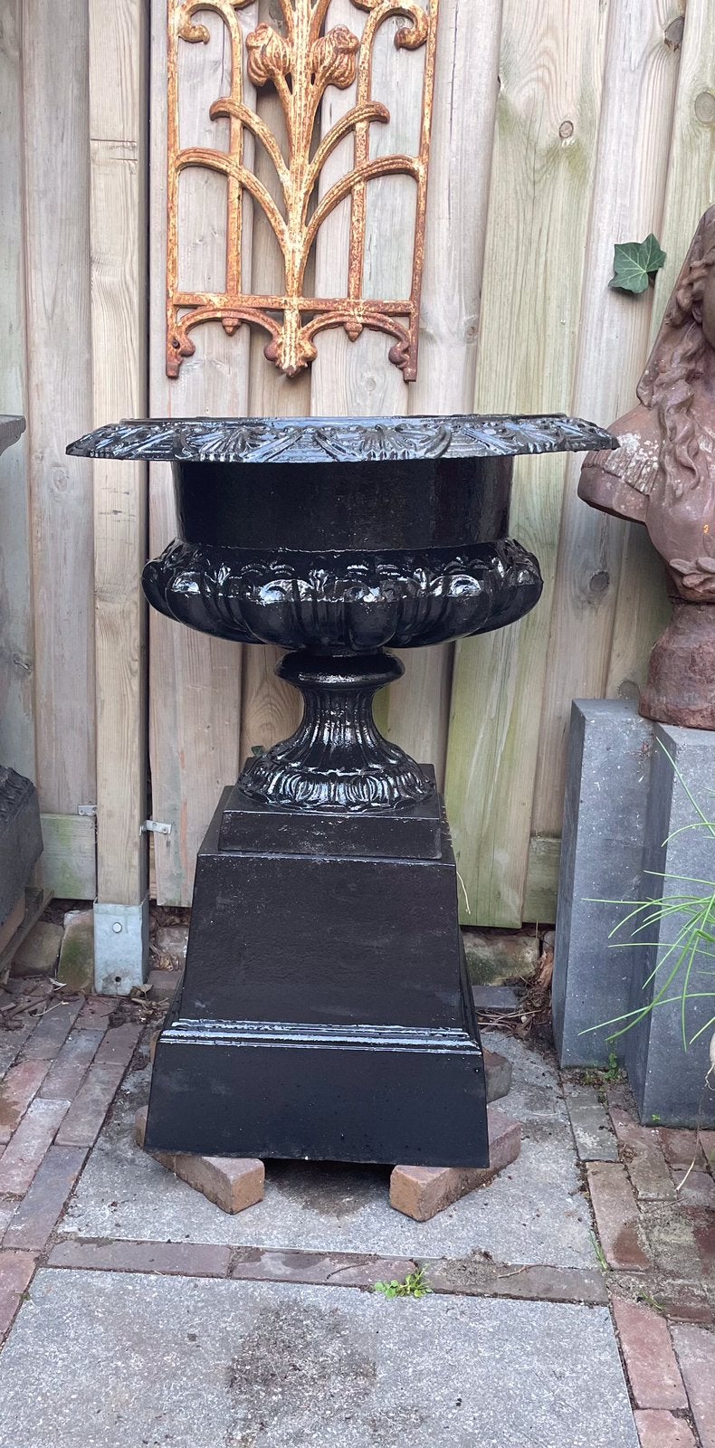 Gietijzeren knobbelvaas tuinvaas bloempot op console sokkel, Tuin en Terras, Tuinvazen, Ophalen, Zo goed als nieuw