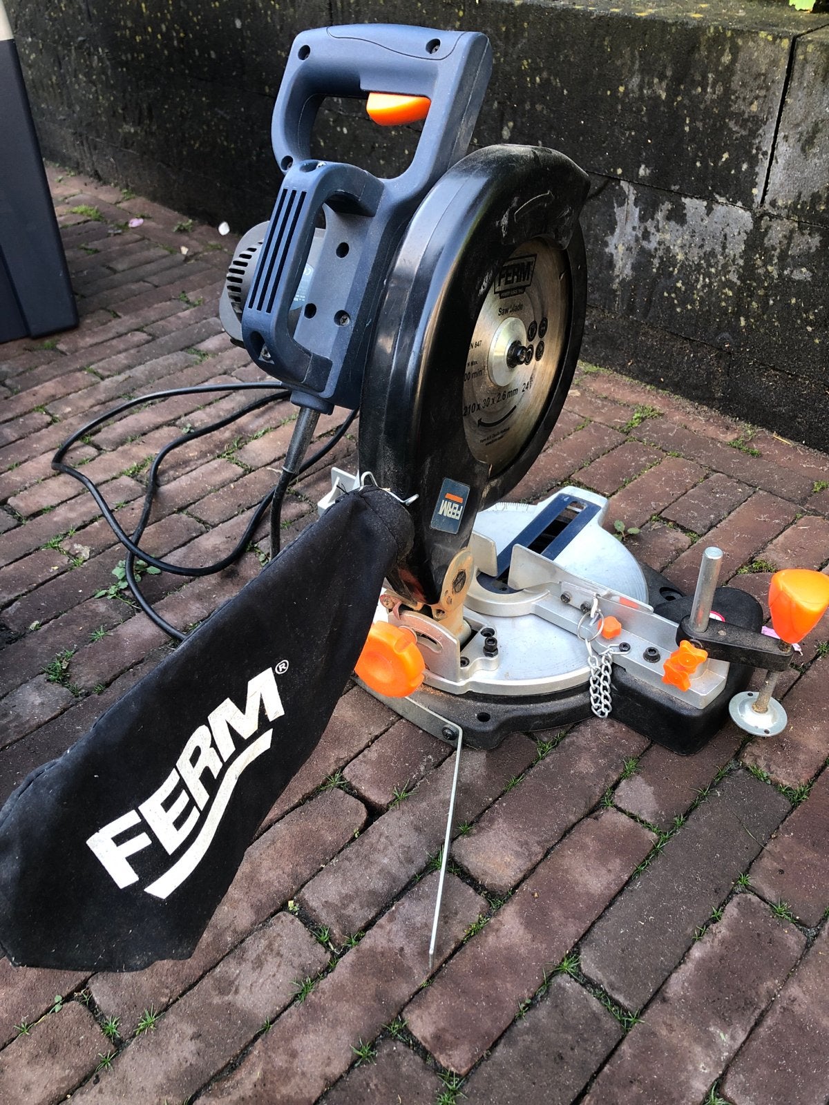 Ferm Afkortzaag - Goede staat, Ophalen, Gebruikt, 600 tot 1200 watt, Afkortzaag