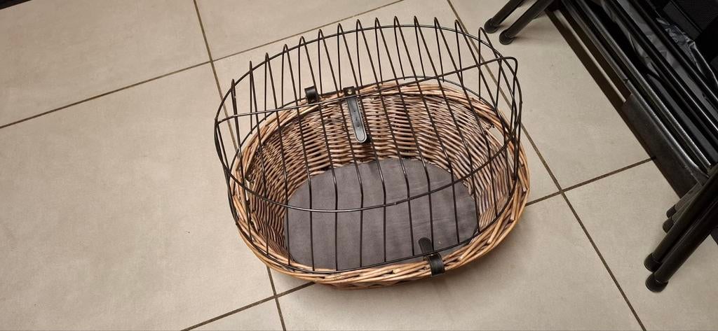 Rotan fietsmand met metalen rek, Ophalen of Verzenden