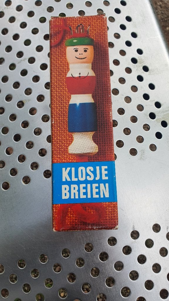Vintage Klosje Breien – Houten punnik Breipoppetje met Doos, Ophalen of Verzenden, Breien, Patroon of Boek