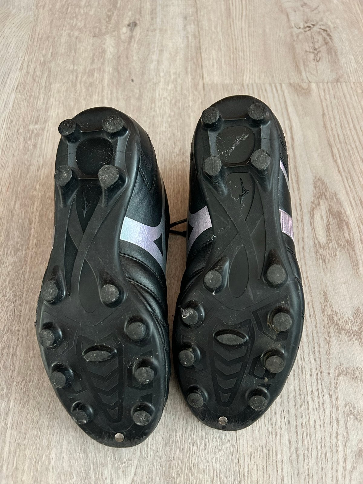 Mizuno Kinder Voetbalschoenen - Zwart/Paars, Ophalen of Verzenden, Gebruikt, Schoenen