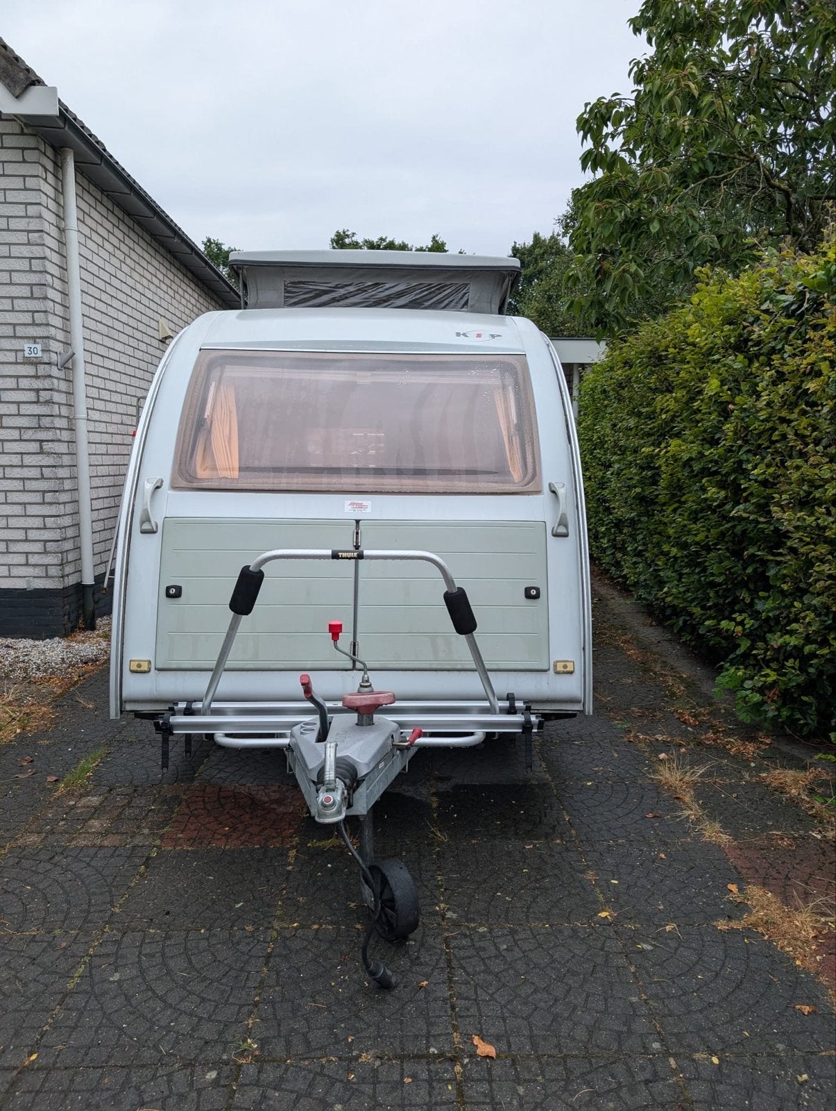 Kip Kompakt 2003 met mover, luifel, voortent, fietsendragers, Standaardzit, Kip, Particulier, 500 - 750 kg