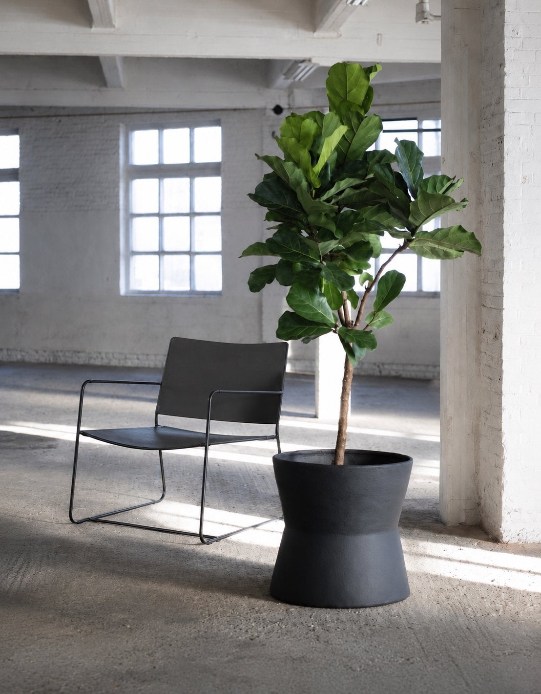 Stoere zwarte leren fauteuil, Ophalen, 75 tot 100 cm, Zo goed als nieuw, Leer