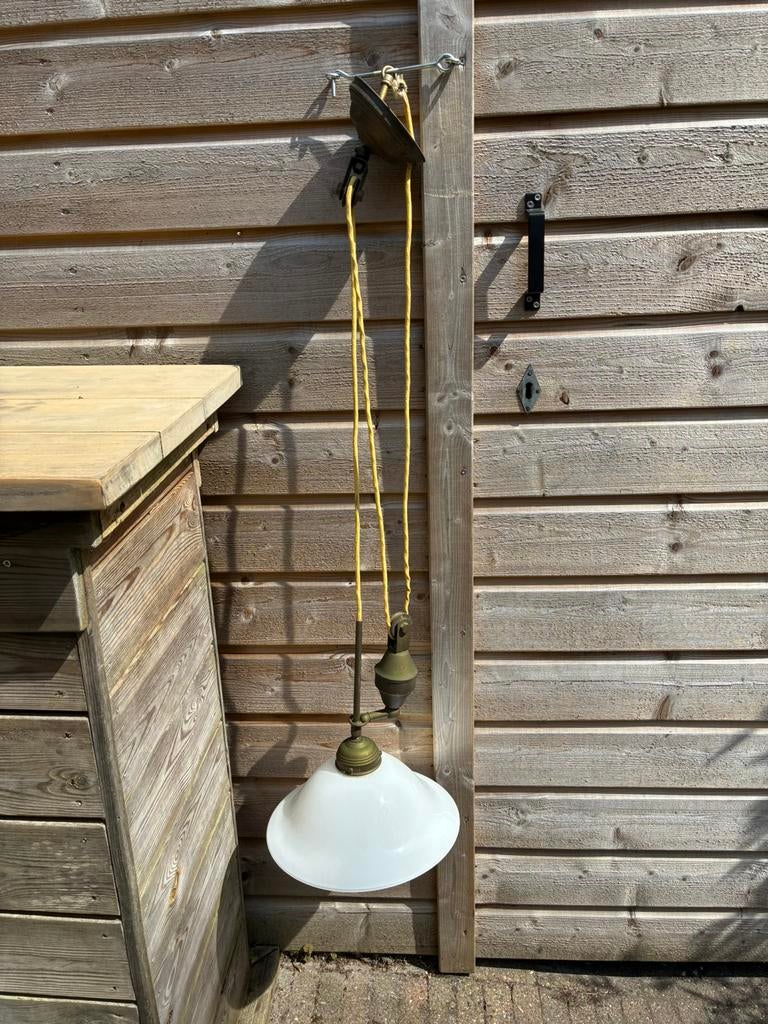 Hanglamp met contragewicht. Messing., Huis en Inrichting, Lampen | Hanglampen, Ophalen, Gebruikt, Glas, Retro