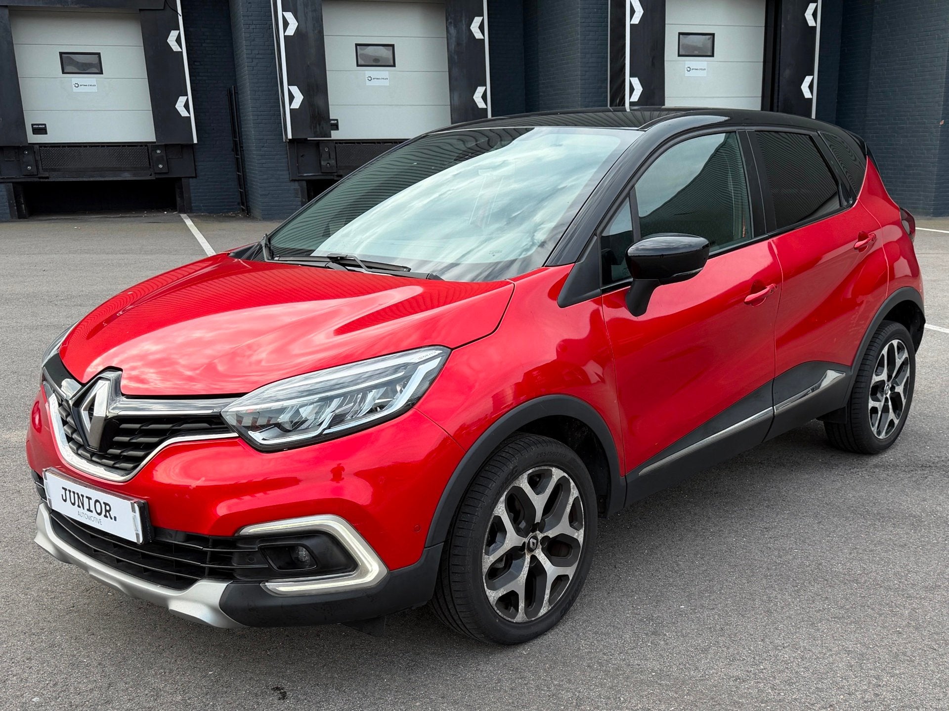 Foto 2 van Renault Captur 0.9 TCe Intens FACELIFT/LED/CAMERA/CRUISE/CLI