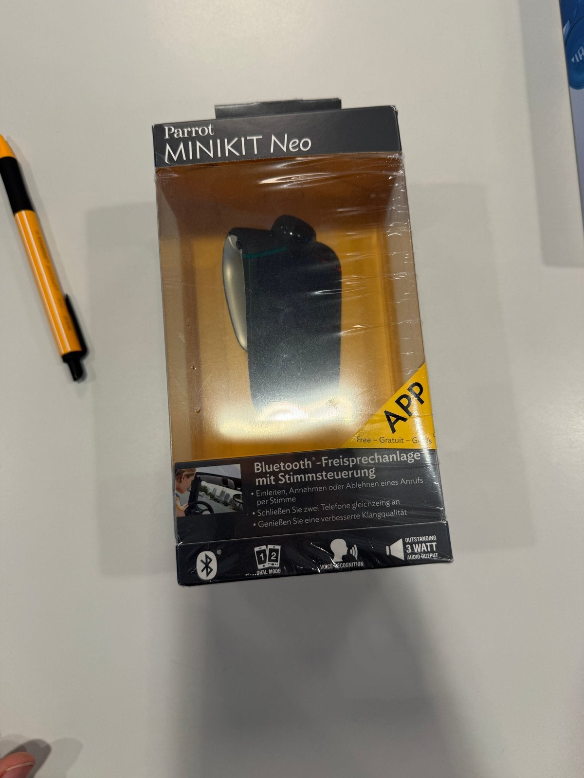Parrot MINIKIT Neo Bluetooth Carkit - Nieuw in doos, Universeel, Complete carkit, Nieuw, Ophalen