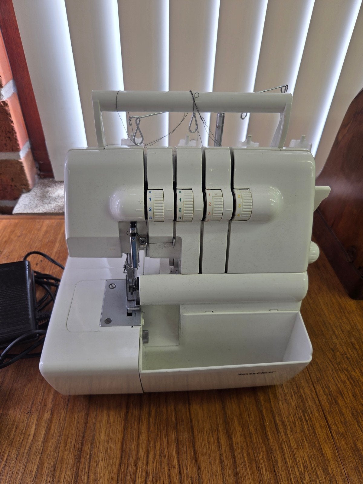 Silvercrest Lockmachine., Hobby en Vrije tijd, Naaimachines en Toebehoren, Ophalen, Gebruikt, Lockmachine, Overige merken