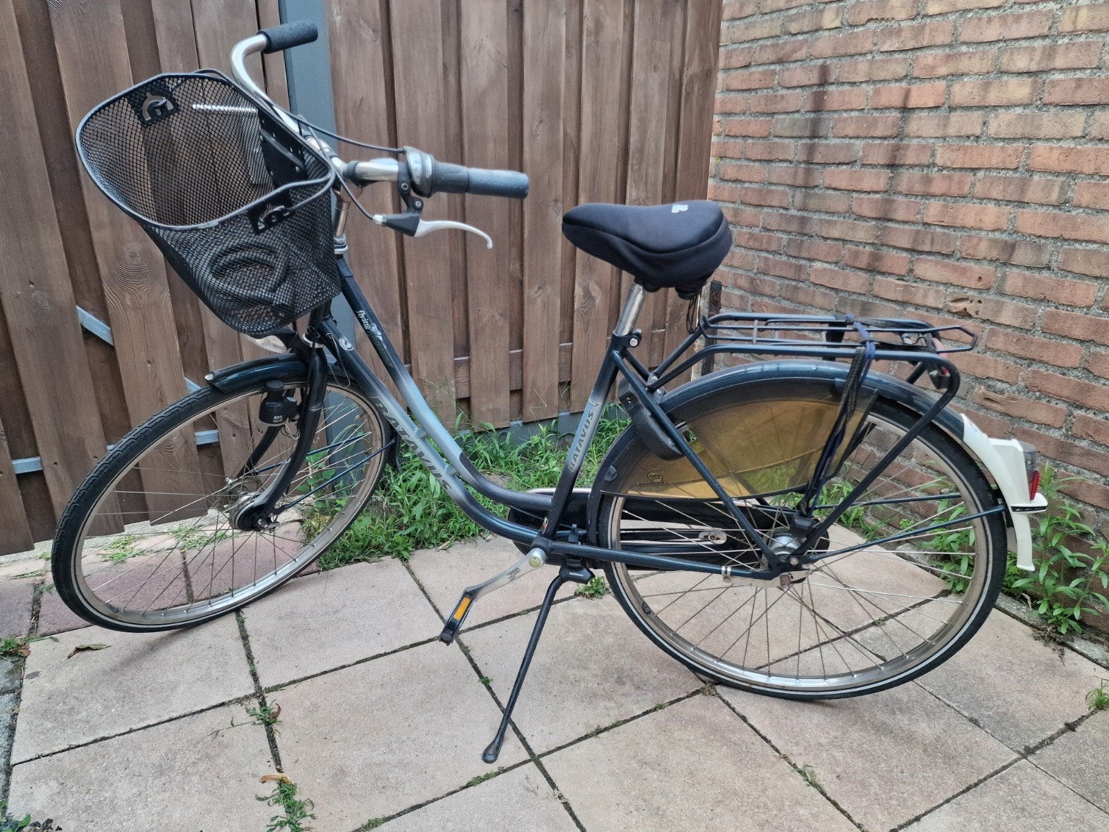 Batavus damesfiets met mand en versnellingen, Ophalen, Terugtraprem, Versnellingen, Batavus