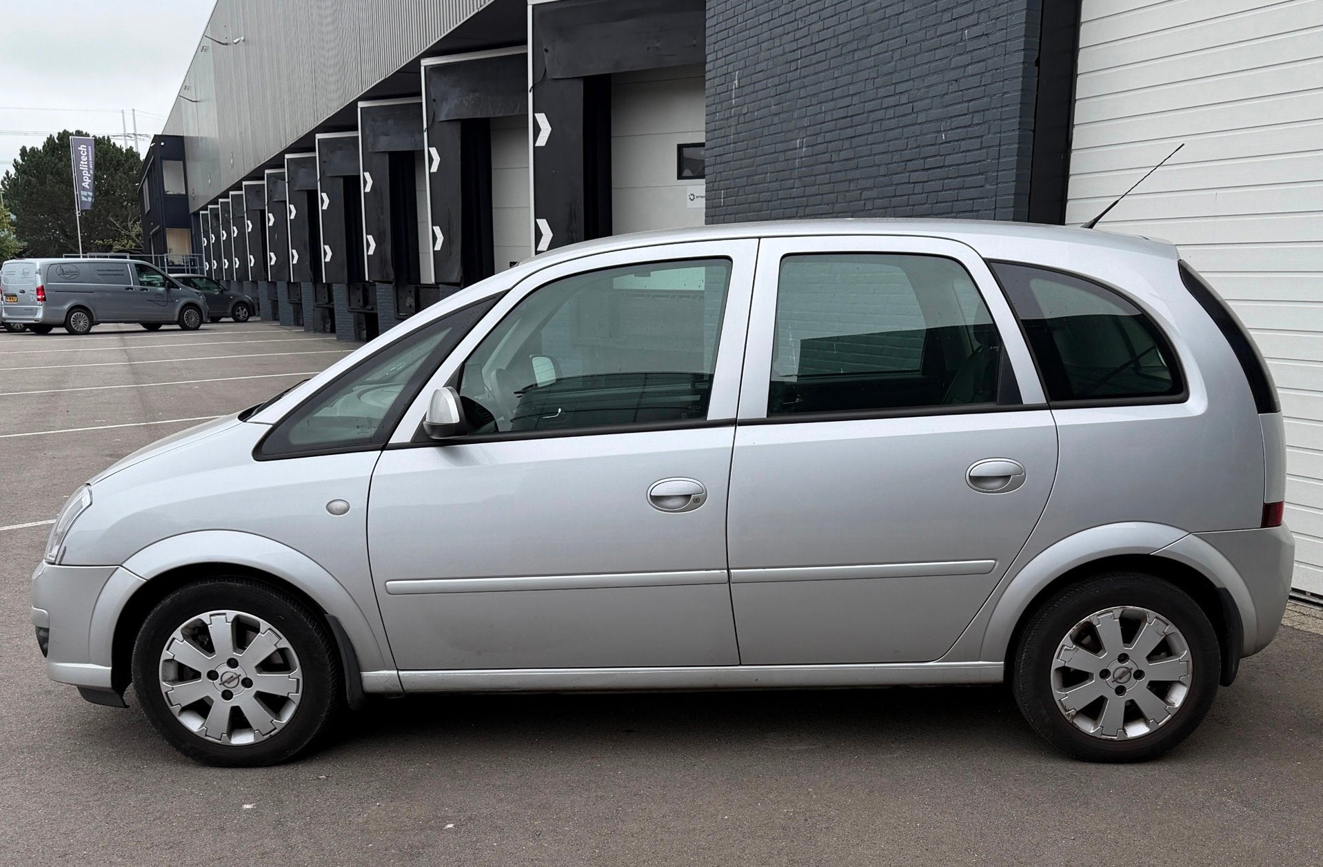 Opel Meriva 1.8-16V Temptation CRUISE/CLIMA/LMV/ELKPAKKET, Auto's, Zwart, 4 cilinders, 1796 cc, Origineel Nederlands