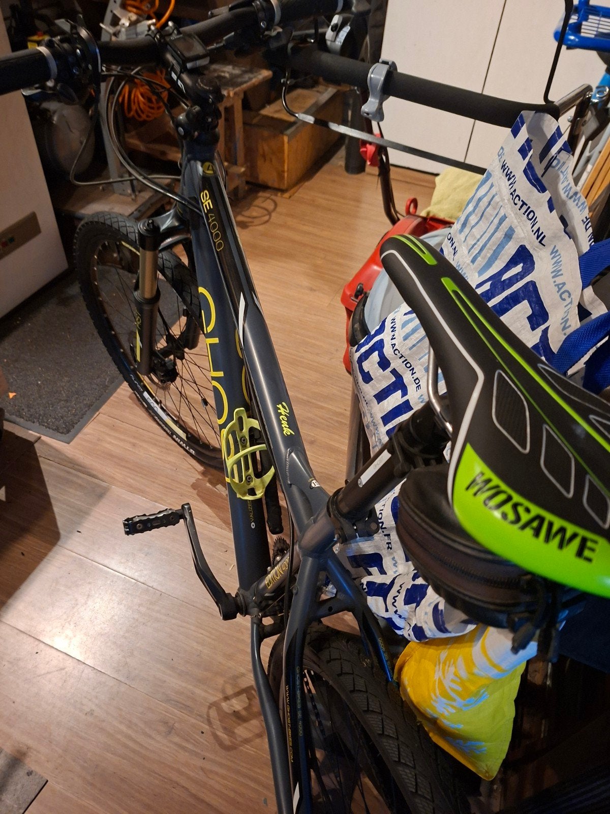 Zo goed als nieuw mountainbike nieuwe keting tandwielen en r, 55 cm of meer, Ophalen, Zo goed als nieuw, Meer dan 20 versnellingen