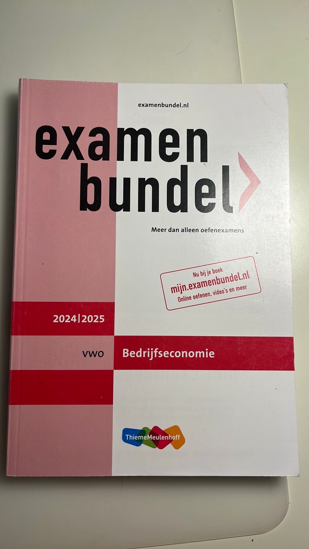 Examenbundel Bedrijfseconomie 2024/2025, Ophalen of Verzenden, Zo goed als nieuw, VWO, Bedrijfseconomie of M&O