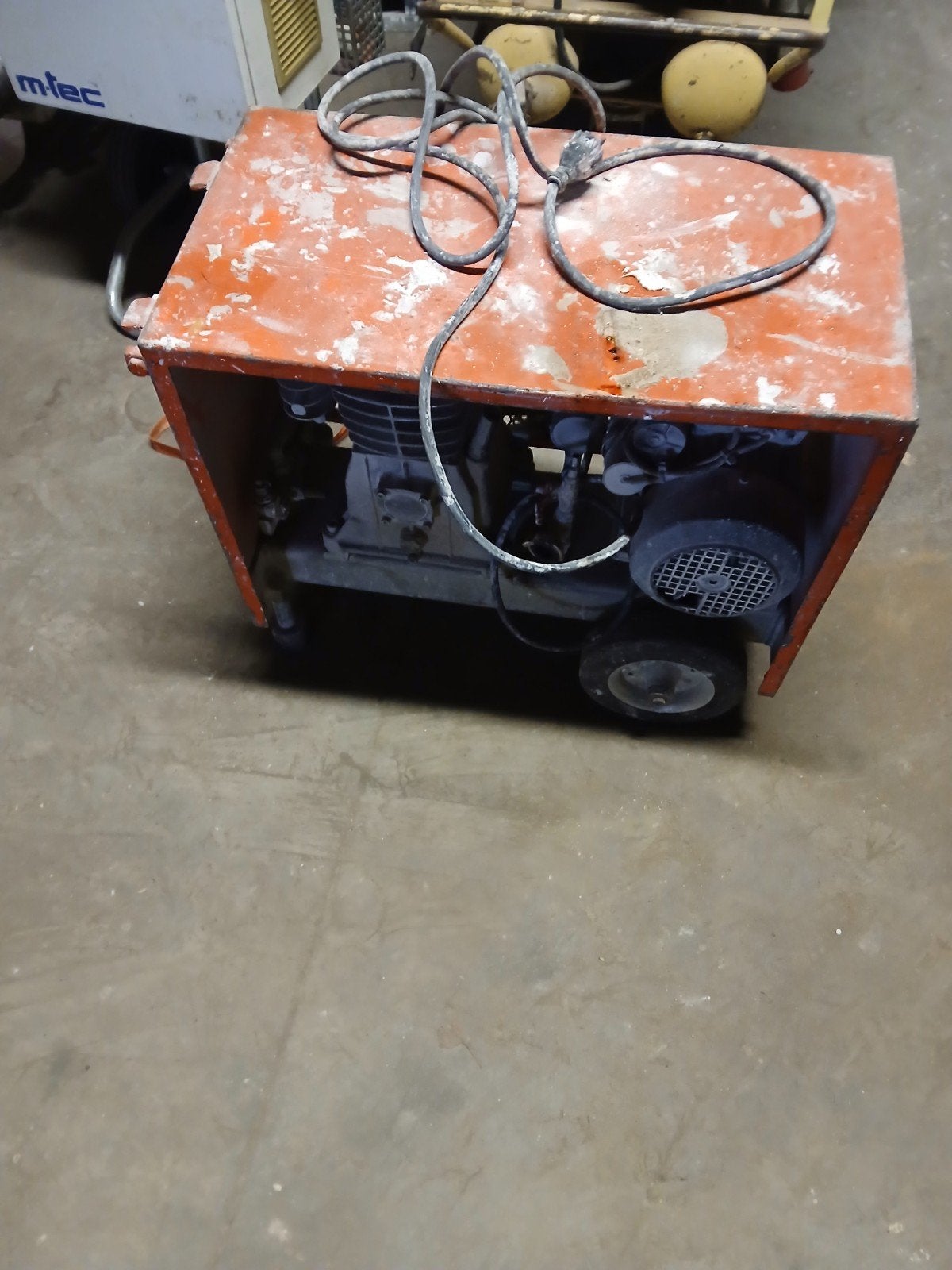 hama compressor normaal 3000 nu voor 300 euro, Doe-het-zelf en Verbouw, Ophalen of Verzenden