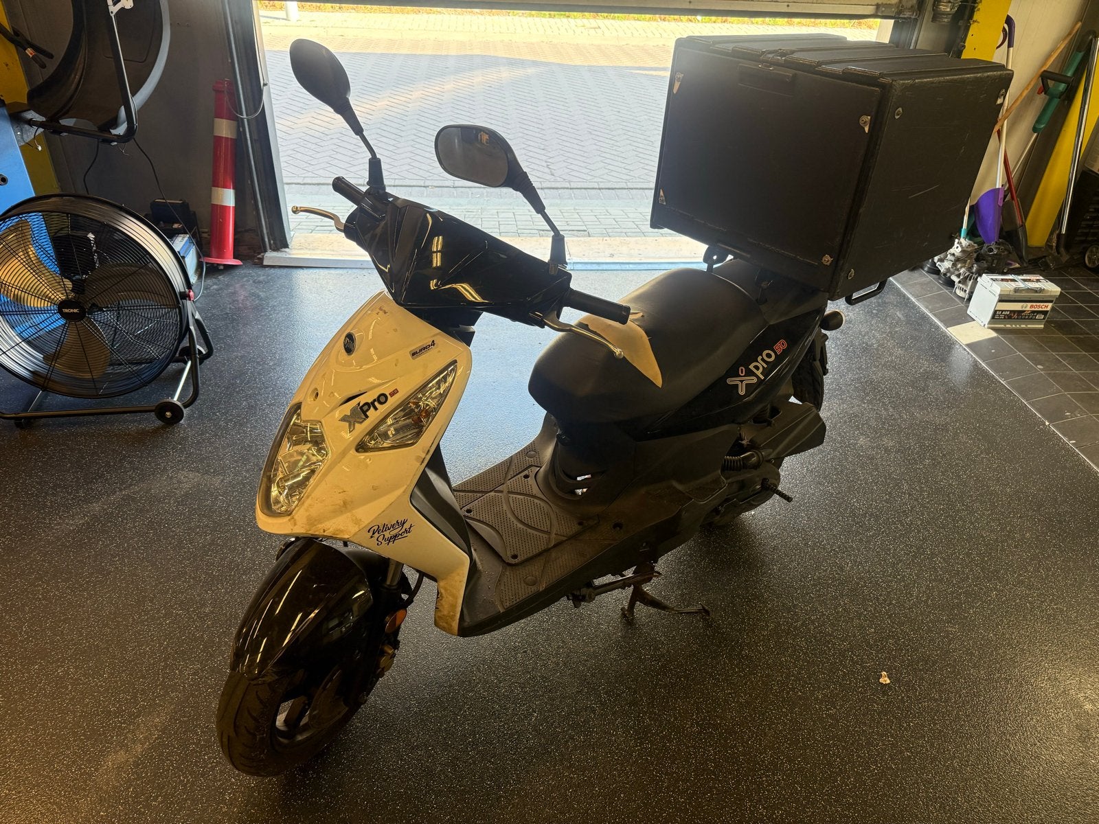 Sym X-Pro 50 Scooter met bezorgbox - DEFECT, Fietsen en Brommers, Scooters | SYM, Ophalen, Gebruikt, Overige modellen, Maximaal 45 km/u