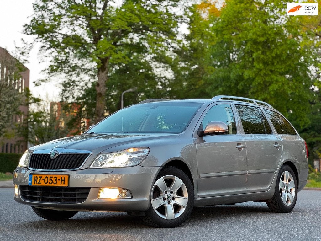 Skoda Octavia Combi 1.8 TSI Elegance Business Line|AUT DSG|N, 15 km/l, Gebruikt, 4 cilinders, Geel