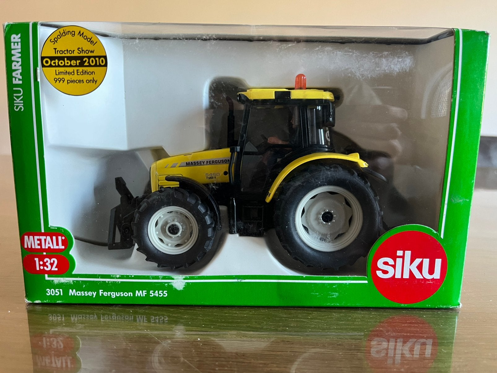 Massey Ferguson 5460 trekker Spalding 2010 Siku 3051 nieuw, Hobby en Vrije tijd, Modelauto's | 1:32, Ophalen of Verzenden, Nieuw