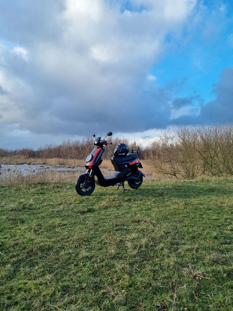 NIU MQI SPORT 45KM/H, Fietsen en Brommers, Scooters | Overige merken, Maximaal 45 km/u, Elektrisch, Ophalen of Verzenden, Gebruikt