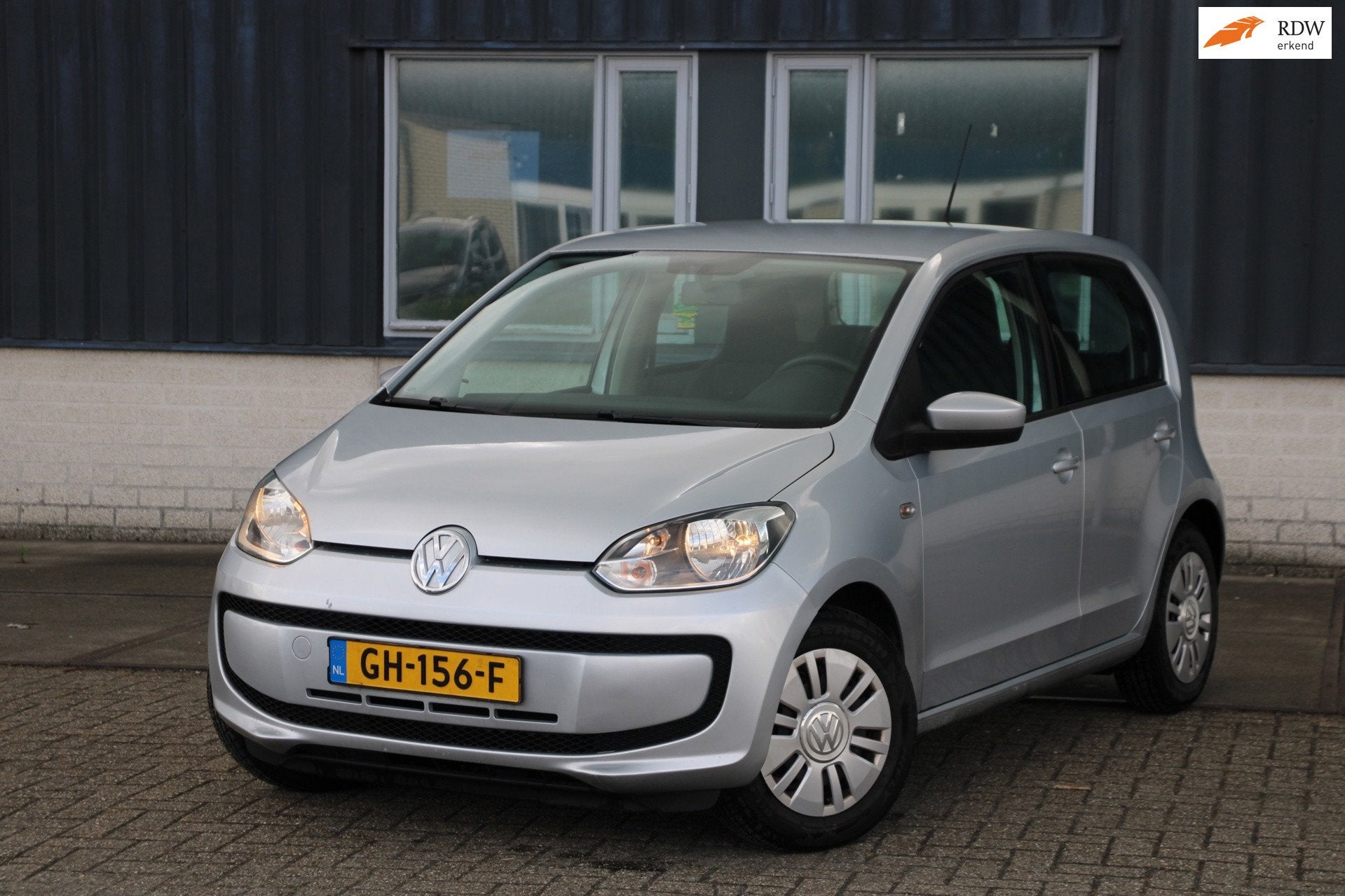 Volkswagen Up! 1.0 up! BlueMotion Airco Radio AUX Nwe APK en, Euro 5, Stof, Gebruikt, 4 stoelen
