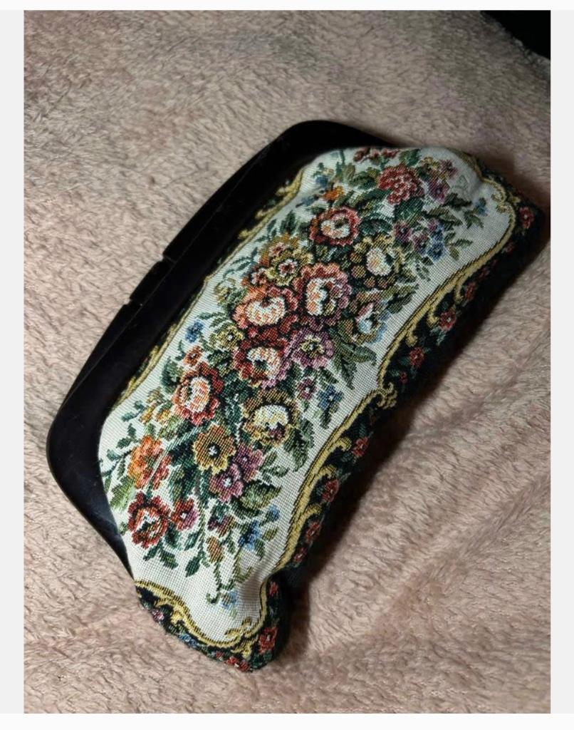 Vintage Geborduurde Clutch tas “1950-60 petit point” Bloemen, Ophalen of Verzenden, Zo goed als nieuw, X, Avondtasje