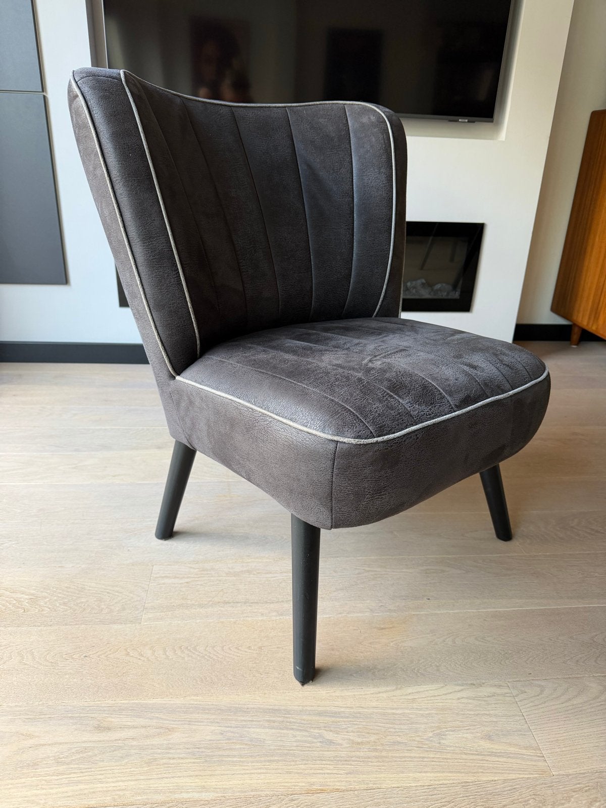 Stijlvolle Zwarte Stoel - Comfortabel en Modern Design, Ophalen, Zwart, Zo goed als nieuw, Eén