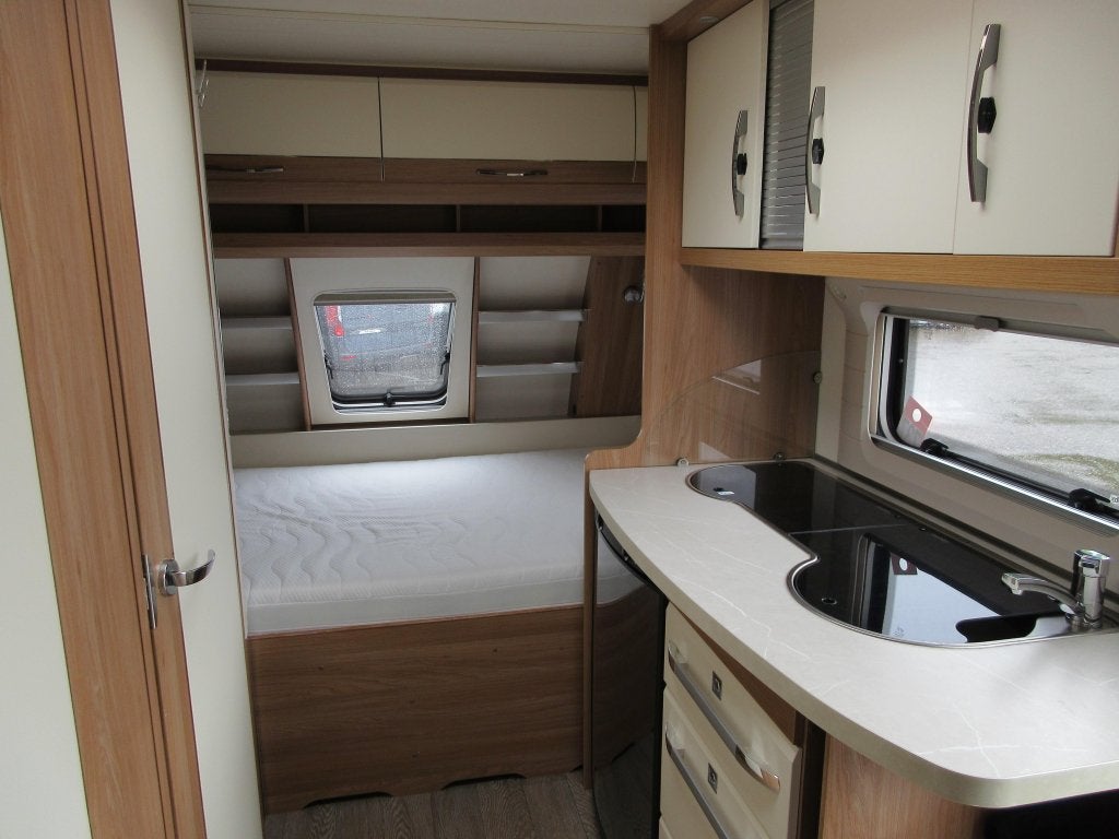 Hobby De Luxe 455 UF ZEER NETJES EN MET MOVER, Rondzit, Hobby, Tot en met 4, Dwarsbed