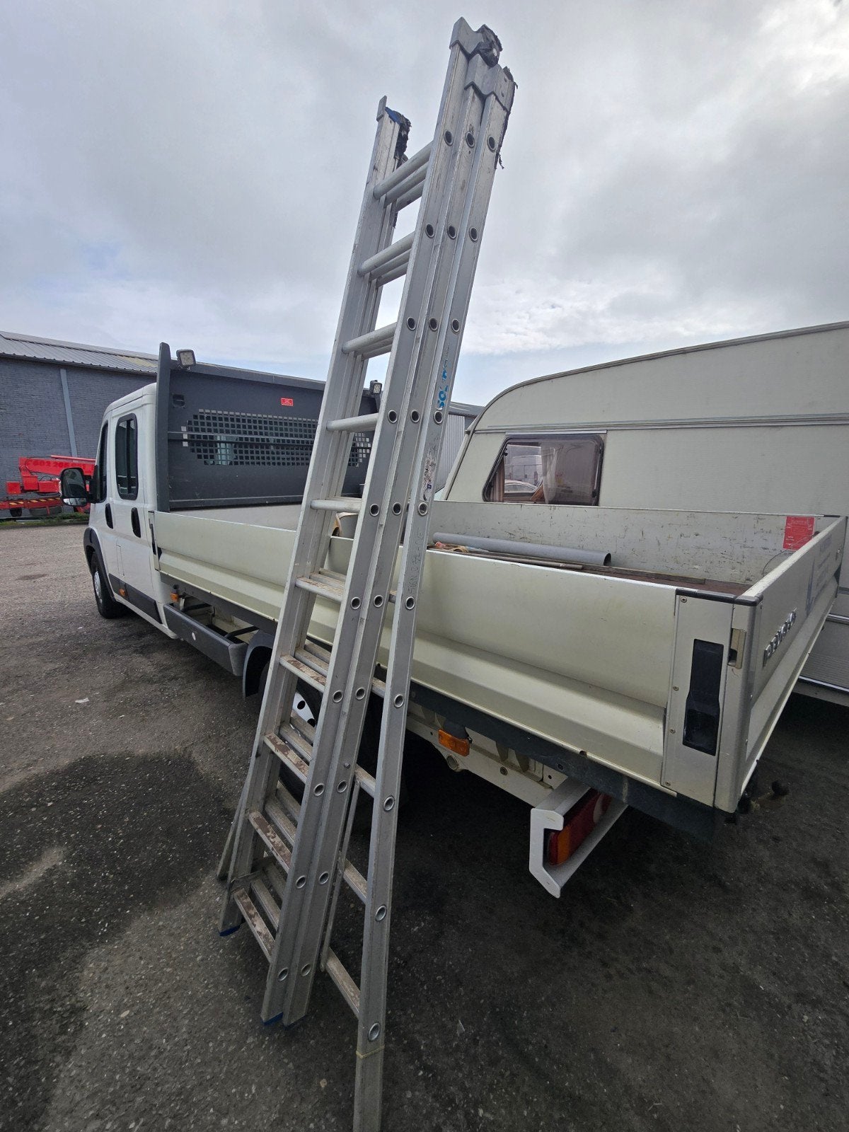 Solide 3-delige aluminium ladder 2.75x3 - Goede staat, Gebruikt, Ophalen of Verzenden, Ladder, Opvouwbaar of Inschuifbaar