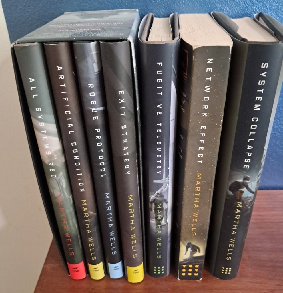 Complete Murderbot Diaries (vol. 1 tm 7) - Martha Wells, Ophalen of Verzenden, Zo goed als nieuw, Martha Wells