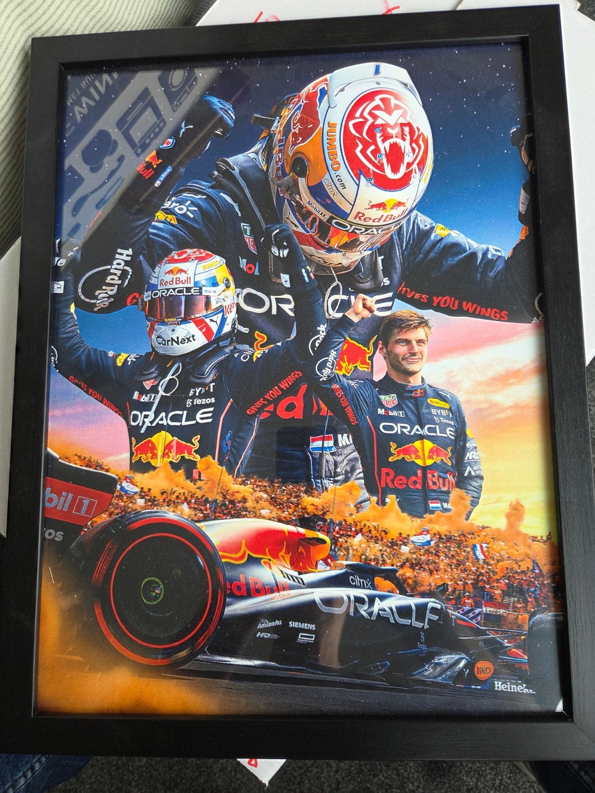 Max Verstappen Red Bull Racing F1 Poster Ingelijst, 50 – 75, Ophalen of Verzenden, Zo goed als nieuw, Foto of Poster