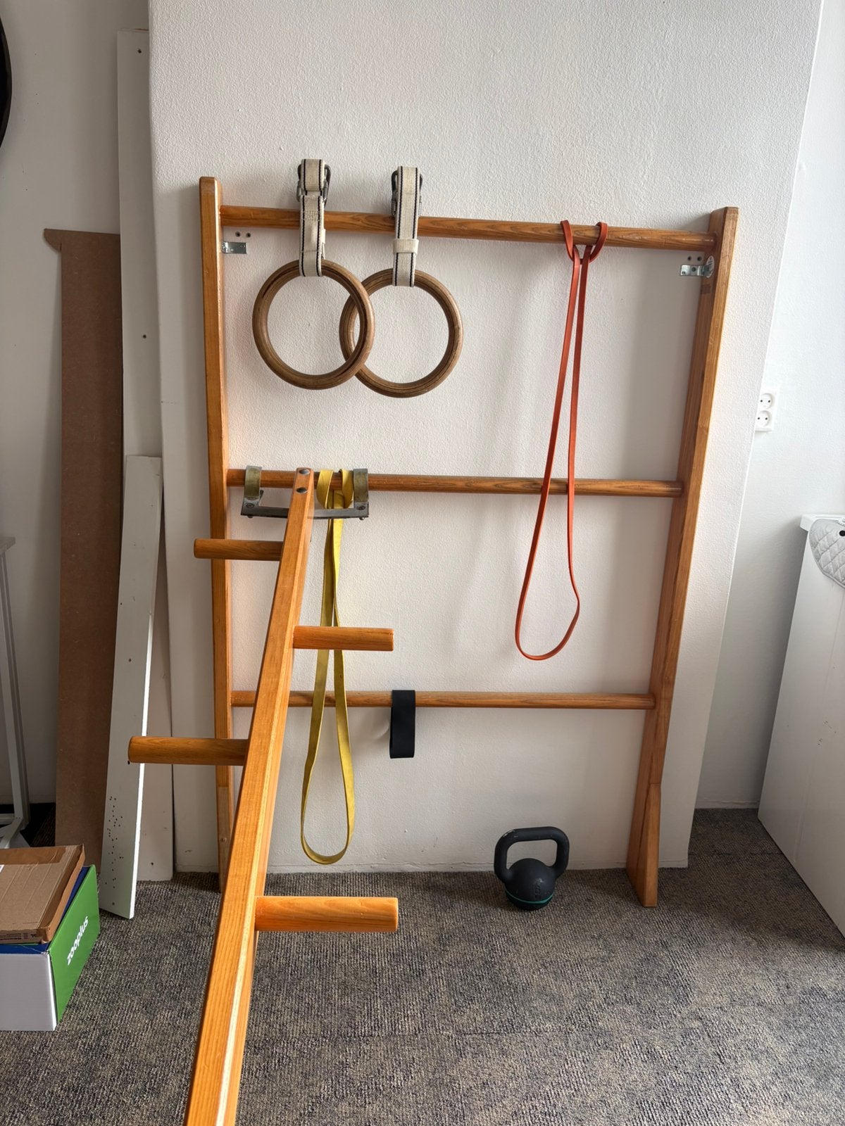 Houten Wandrek uit speelzaal met klimladder, Kindermaat 146 t/m 176, Ophalen, Zo goed als nieuw, Materiaal