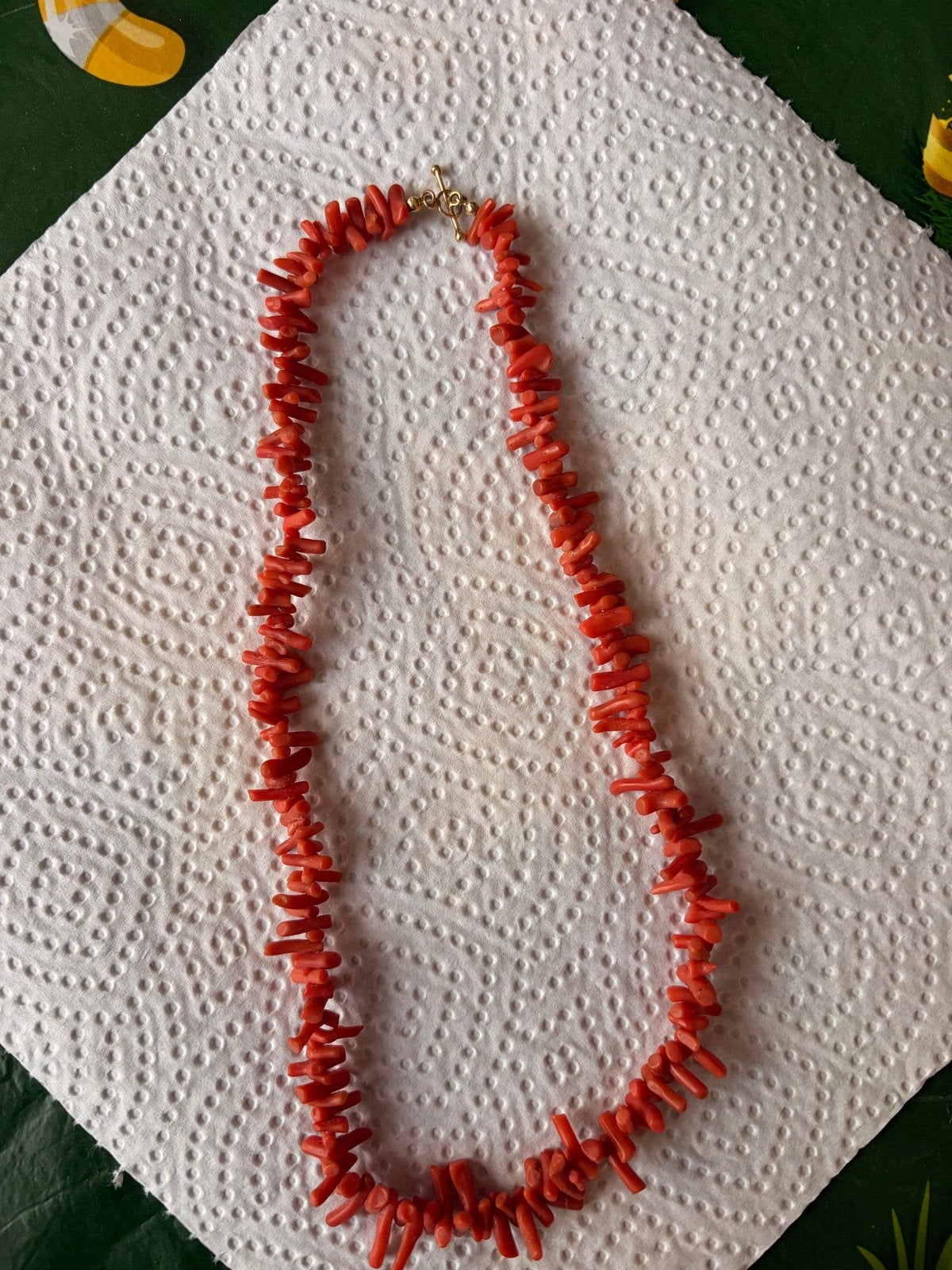 Koraal ketting met gouden sluiting, Ophalen of Verzenden, Zo goed als nieuw, Oranje, Overige materialen