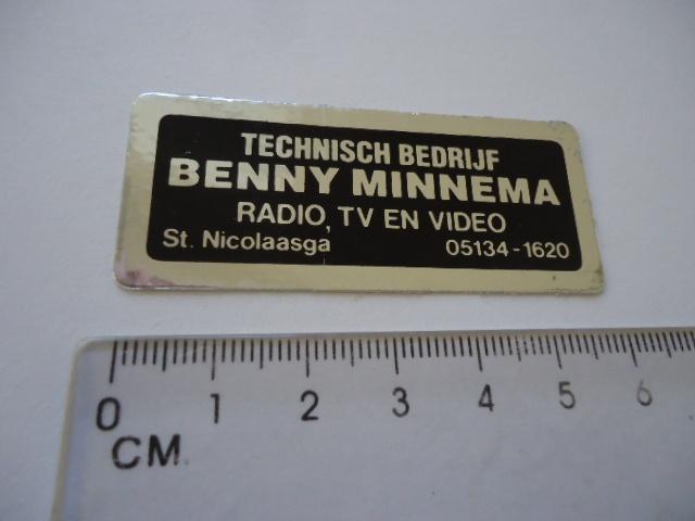 sticker oud Sint Nicolaasga Benny Minnema radio tv video, Verzenden, Zo goed als nieuw, Bedrijf of Vereniging