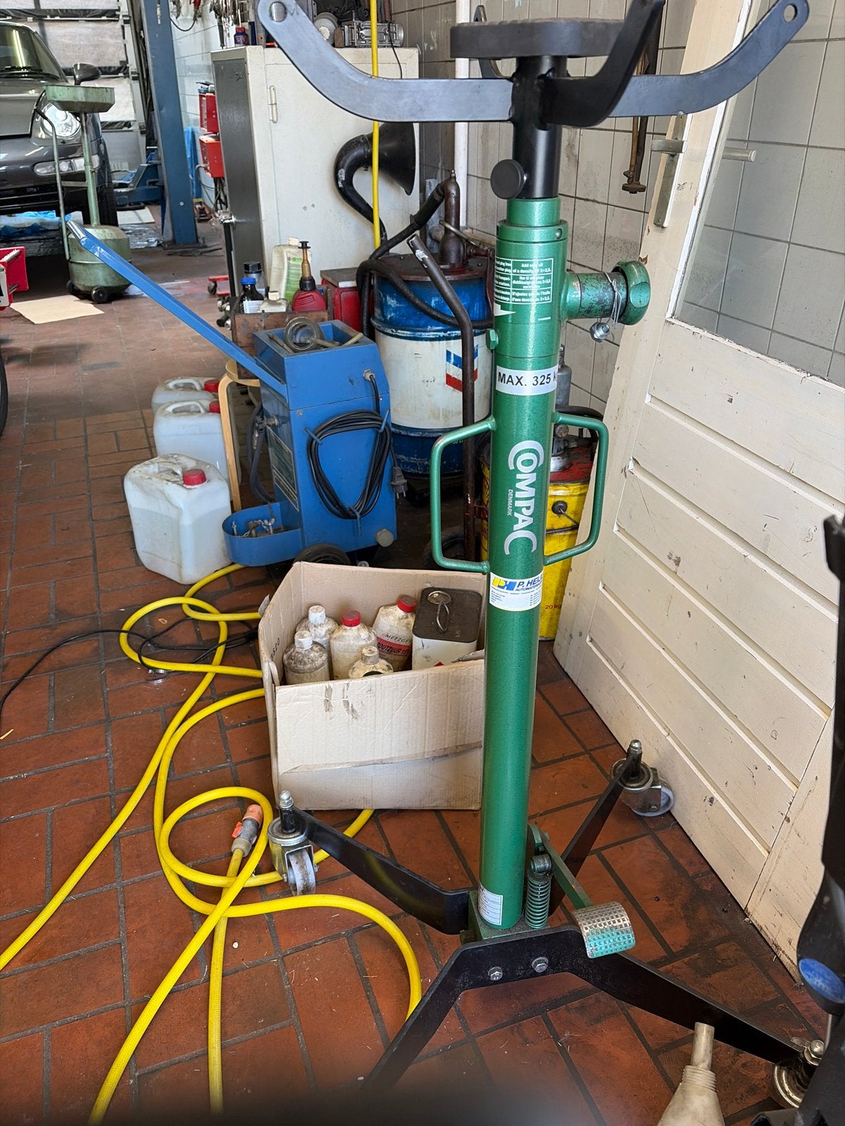 Compac TJ 325 Hydraulische Transmissiekrik - Max. 325 kg, Auto diversen, Ophalen of Verzenden, Gebruikt, Hydraulisch, Garagekrik