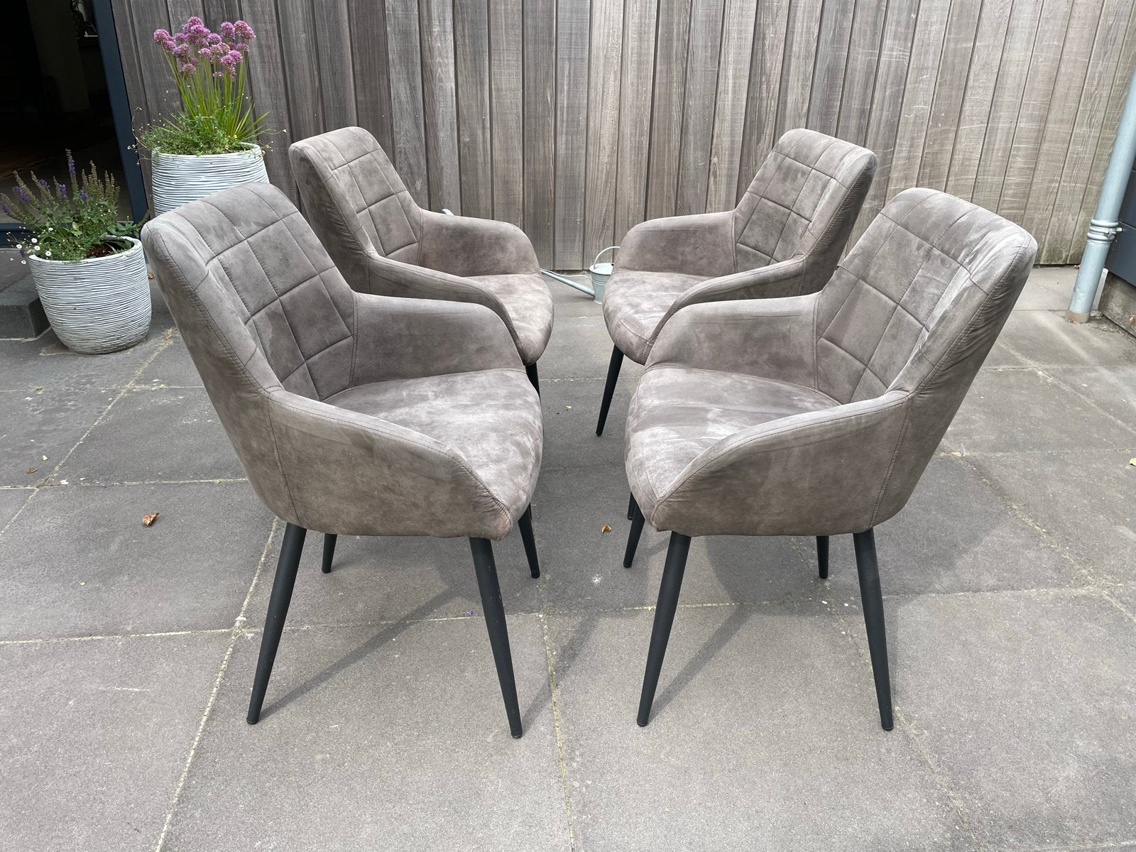 Set van 4 grijze eetstoelen, Gebruikt, Ophalen of Verzenden, Vier, Stof