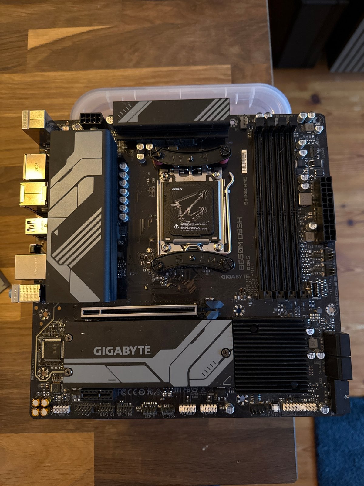 Gigabyte B650M DS3H Moederbord, Computers en Software, Moederborden, Ophalen, Gebruikt, AMD, DDR5