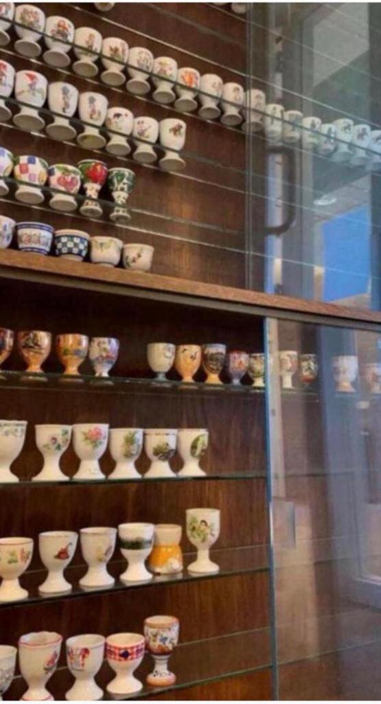 Verzameling porseleinen eierdopjes prachtige diverse stijlen, Ophalen of Verzenden, Zo goed als nieuw