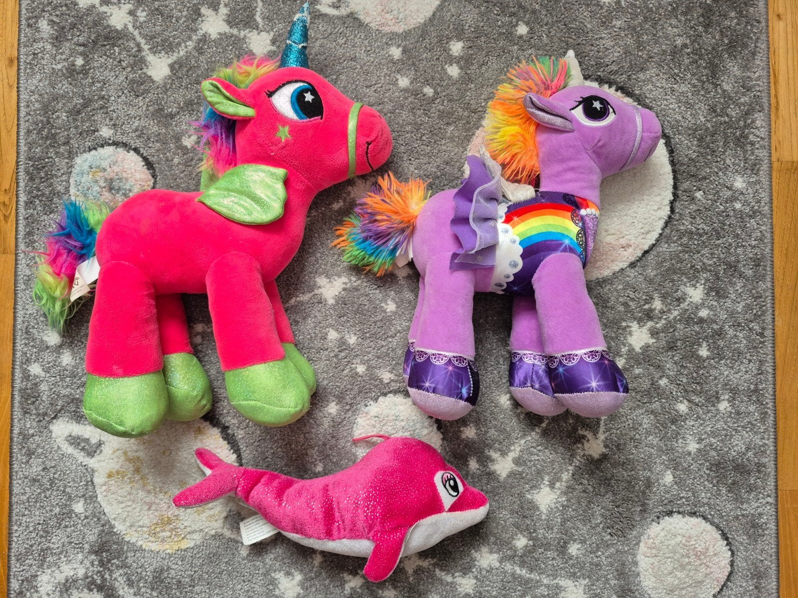 Eenhoorns en nieuwe dolfijn €2 per stuk, Ophalen, Gebruikt, Overige karakters, Middelgroot (20 tot 80 cm)
