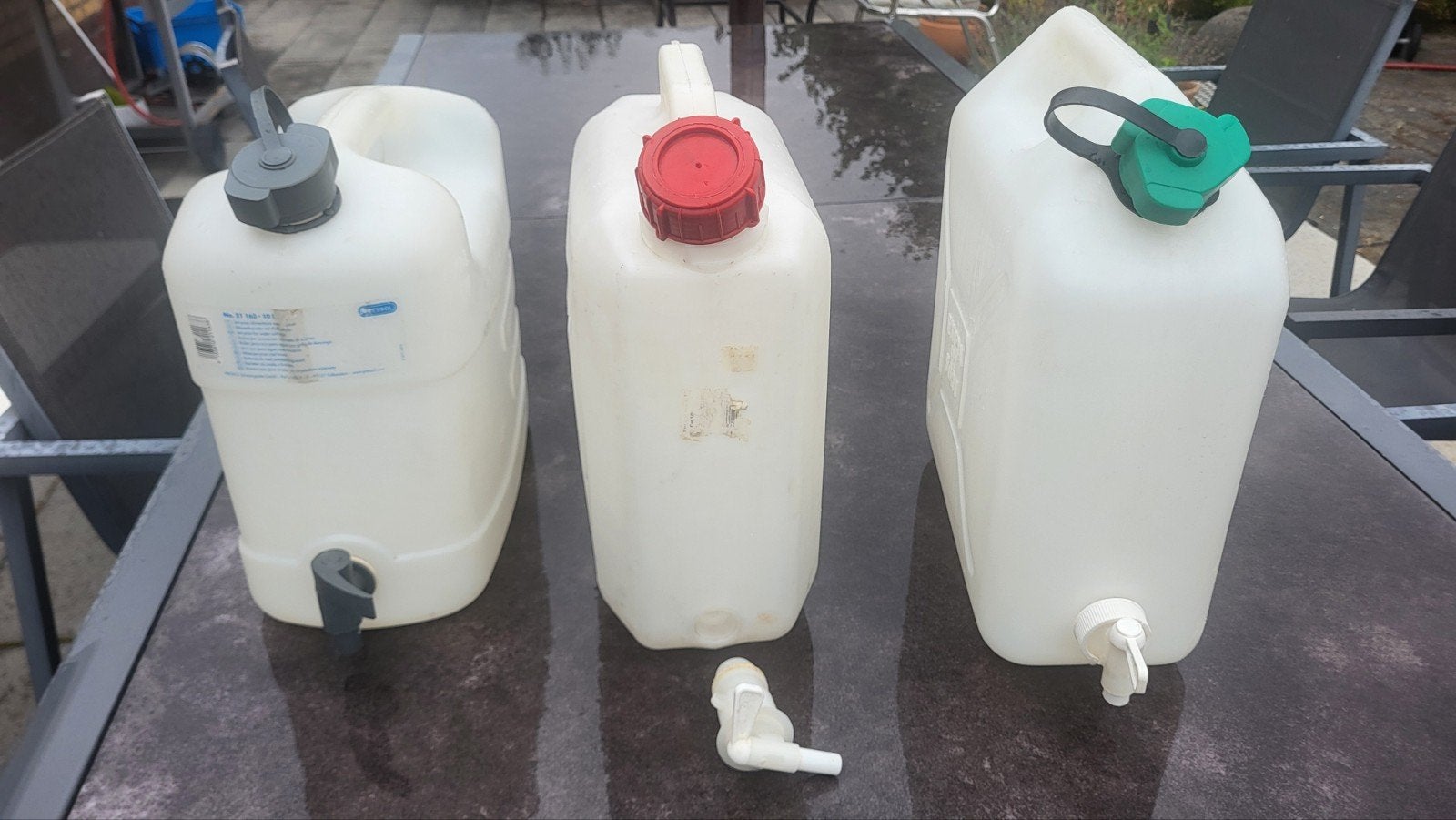 3  10 liter waterkan met tapkraan, Ophalen of Verzenden, Zo goed als nieuw