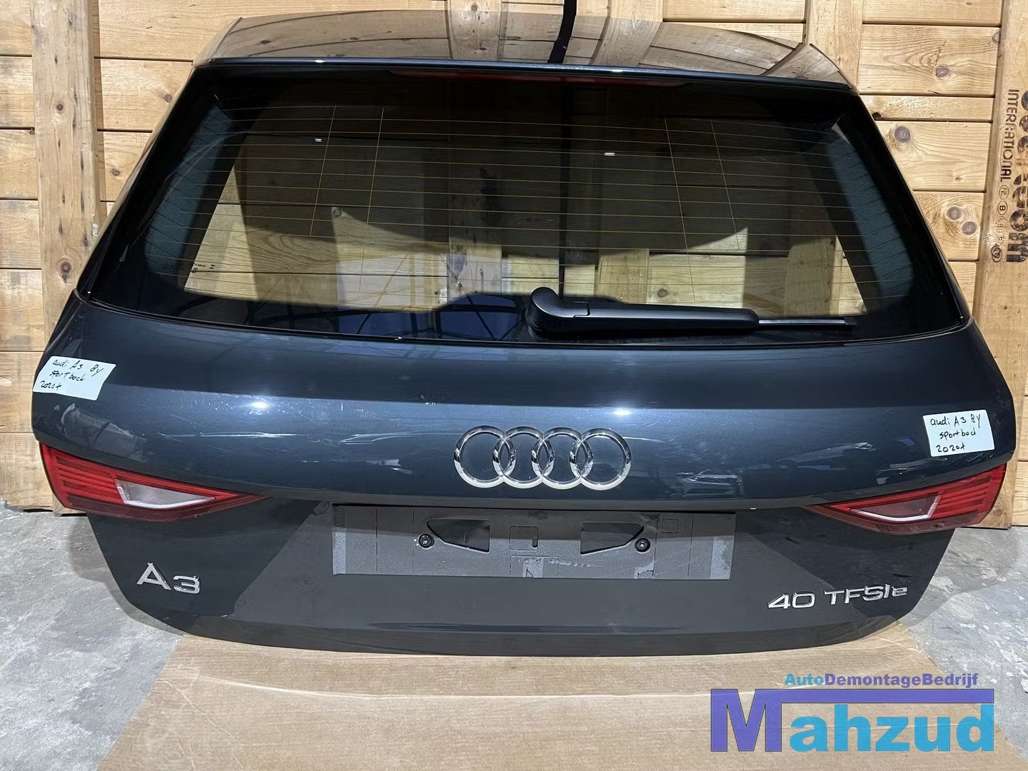 AUDI A3 8Y Sportback hybrid Grijs achterklep 2019+, Gebruikt, Deur, AUDI AG, Auto-Union-Strasse 1
85045  Ingolstadt, DE
