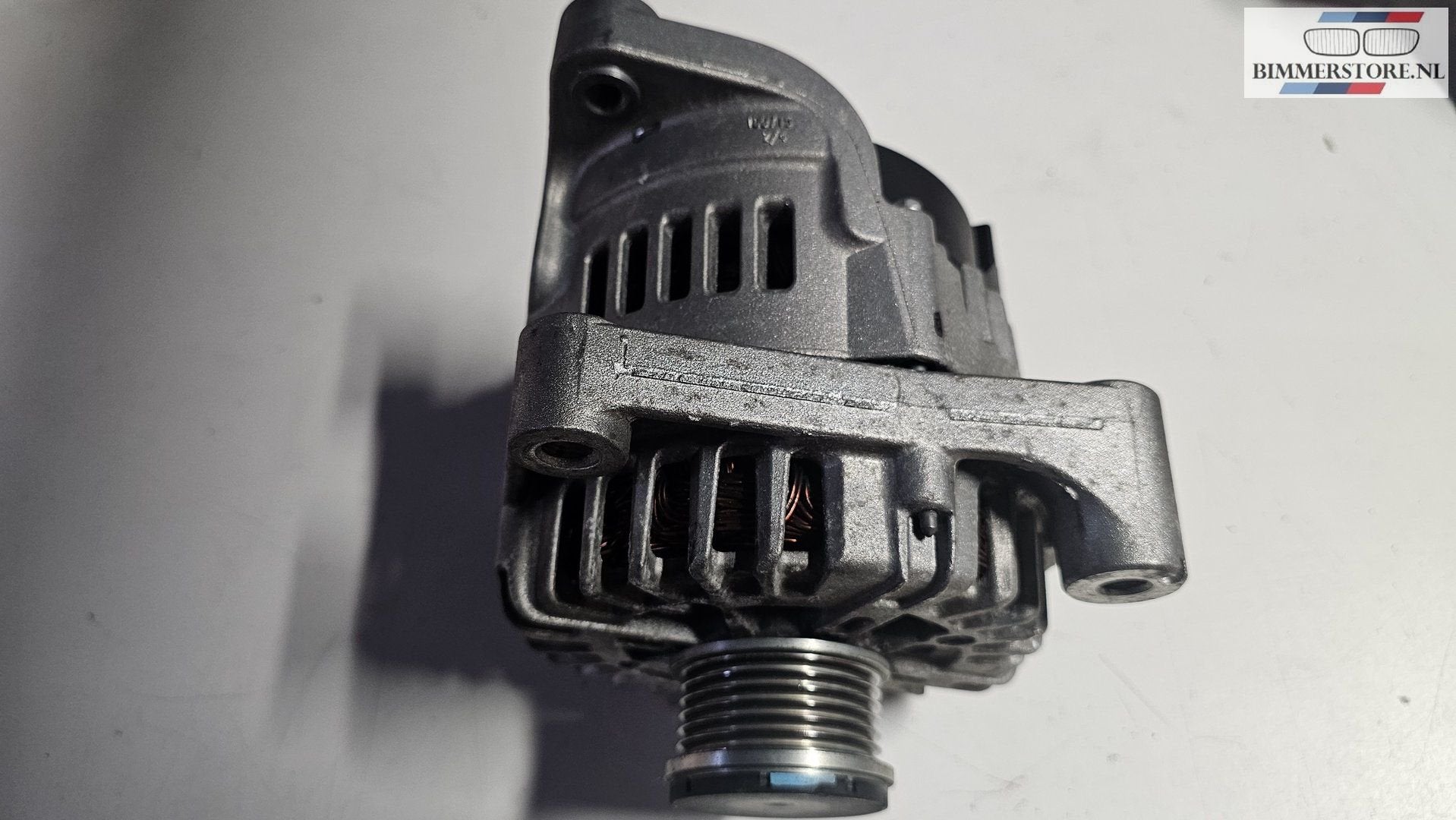 Dynamo 180A 6 rips N47N BMW 1 / 3 X1 X3 Serie E8x E9x E84 E8, Gebruikt, -, Ophalen of Verzenden, -