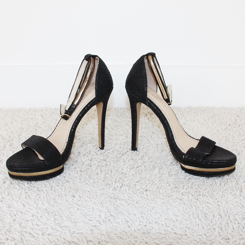 Prachtige Leren Supertrash Sandalen s25 (Maat 38) € 40,-, Kleding | Dames, Supertrash, Zwart, Zo goed als nieuw, Sandalen of Muiltjes