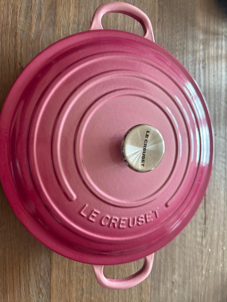 Le creuset campagnard 26 cm, Ophalen, Zo goed als nieuw, Gietijzer, Koekenpan of Braadpan
