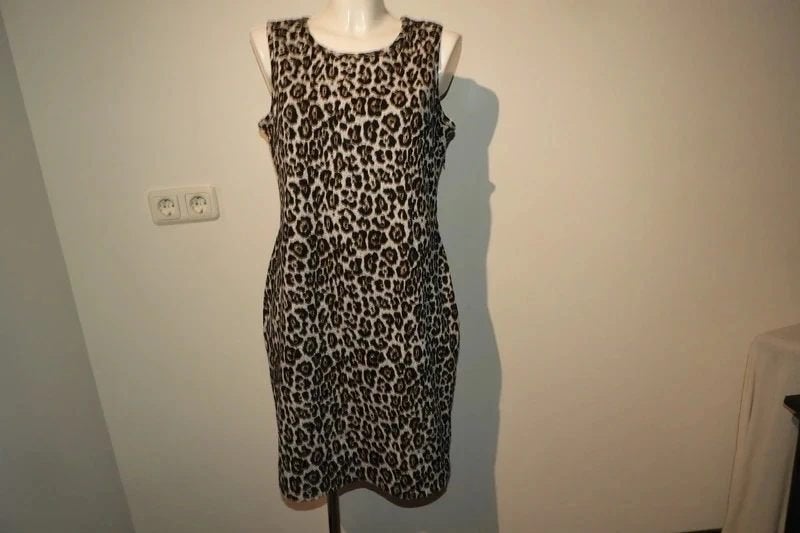 Joseph Ribkoff jurk jaguar print mooi breisel en pasvorm D40, Kleding | Dames, Maat 38/40 (M), Joseph Ribkoff, Zo goed als nieuw