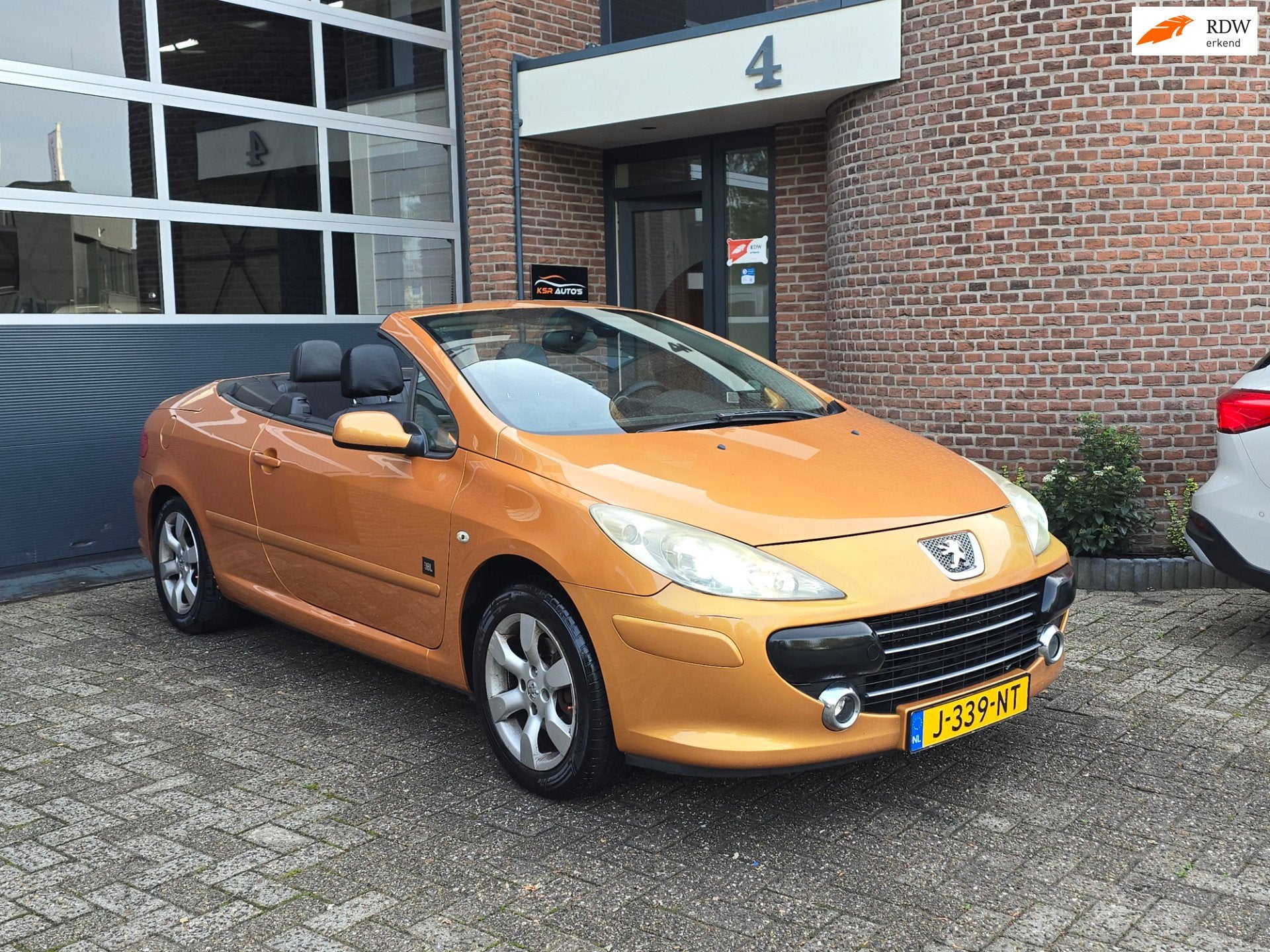 Peugeot 307 CC 2.0-16V Cabrio |Clima |Apk-Nieuw, Voorwielaandrijving, Gebruikt, Cabriolet, 4 stoelen