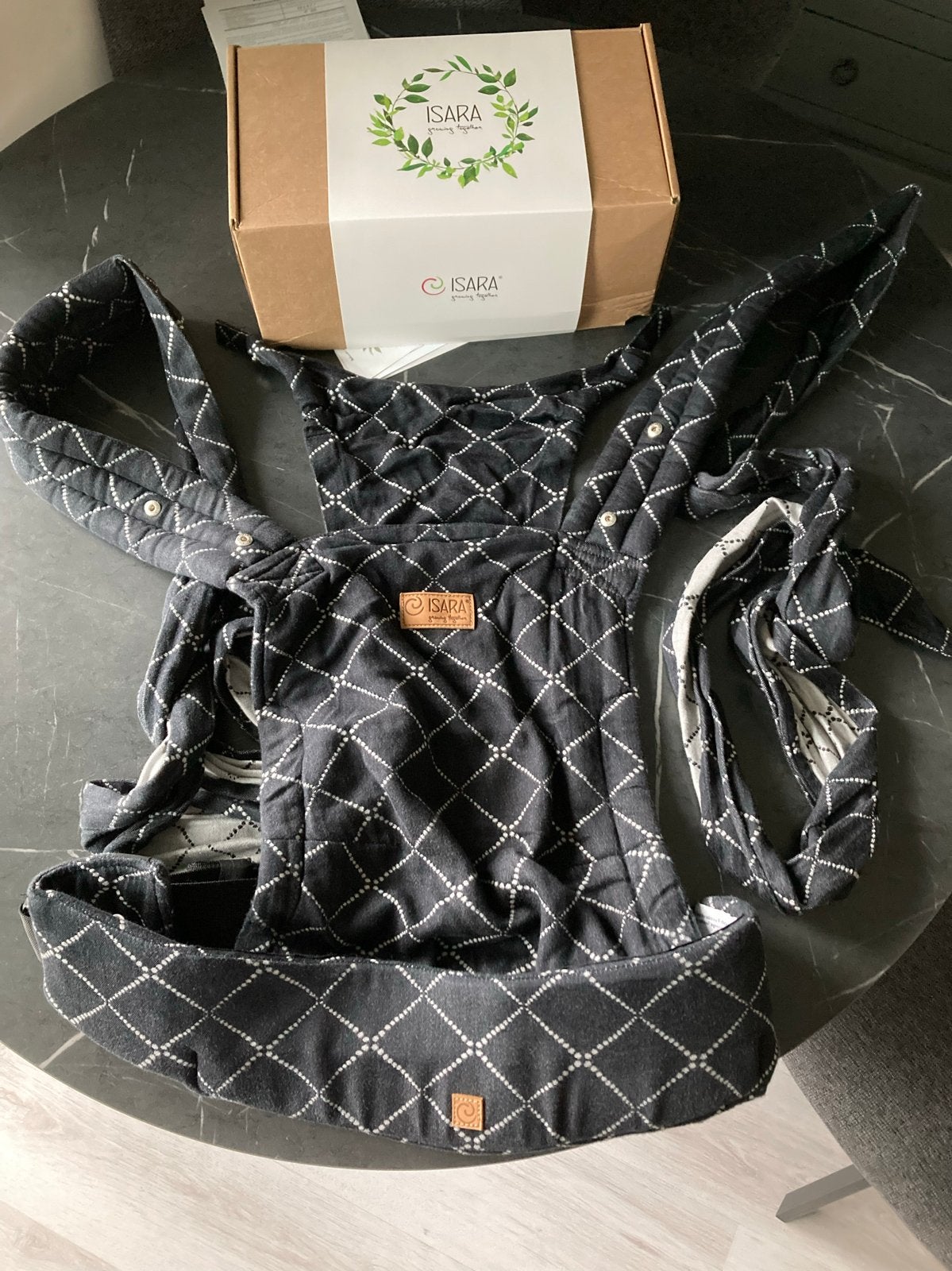 ISARA Draagzak Quick Half Buckle Carrier Diamond Black, Overige merken, Buik of Rug, Ophalen of Verzenden, Zo goed als nieuw