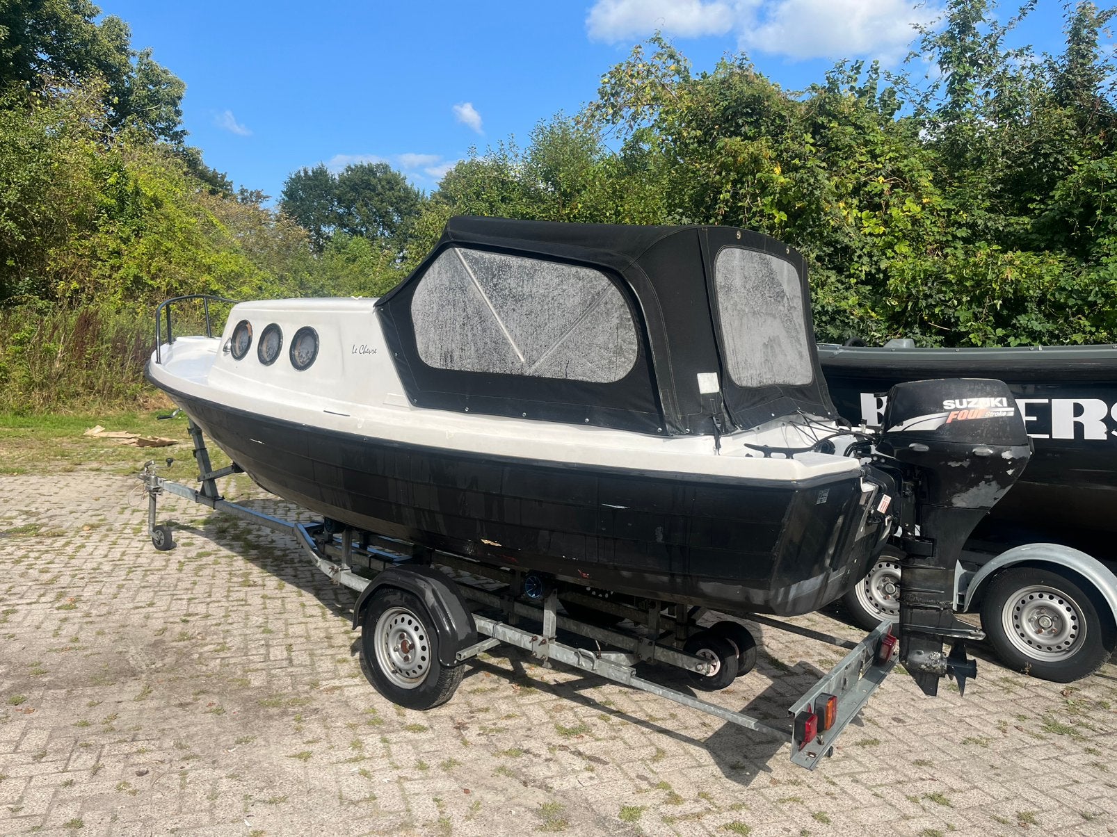 Kajuitboot met Suzuki 15 pk 4 takt., Ophalen, Gebruikt, Polyester