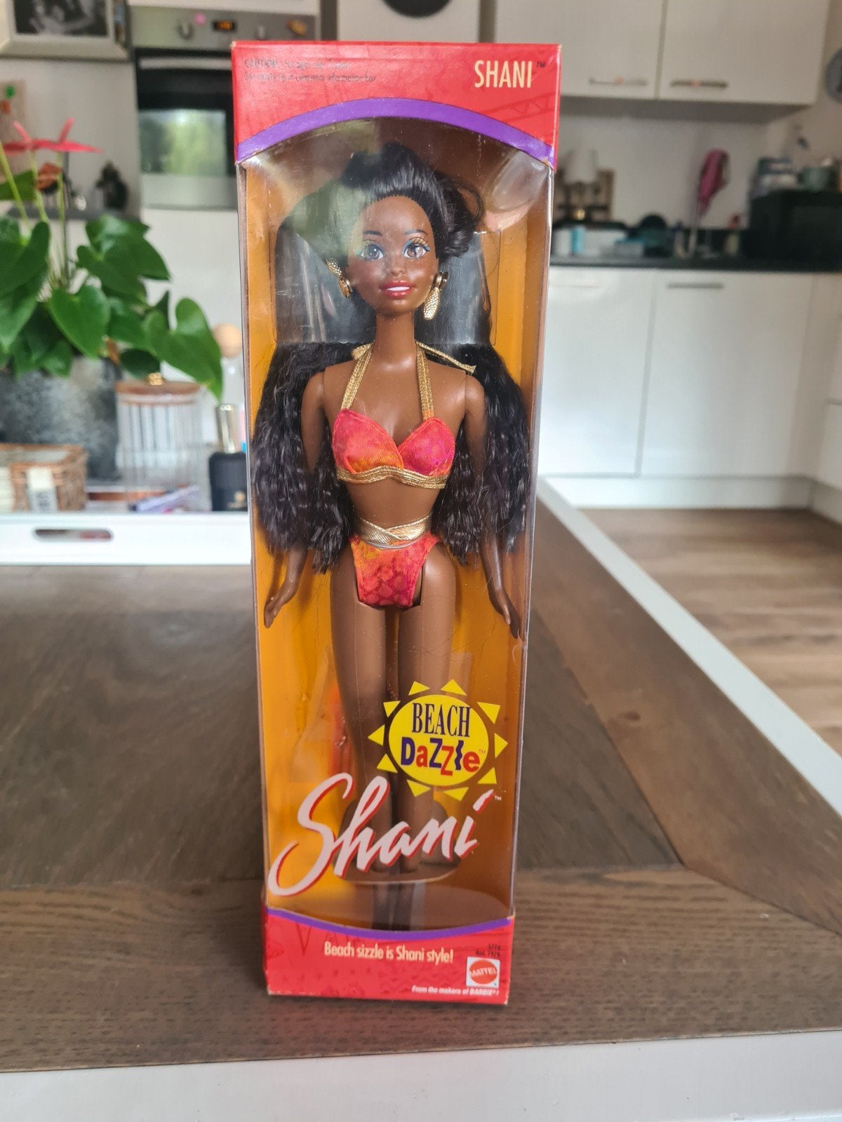 Vintage Barbie Shani Beach Dazzle pop in doos, Ophalen of Verzenden, Nieuw, Barbie