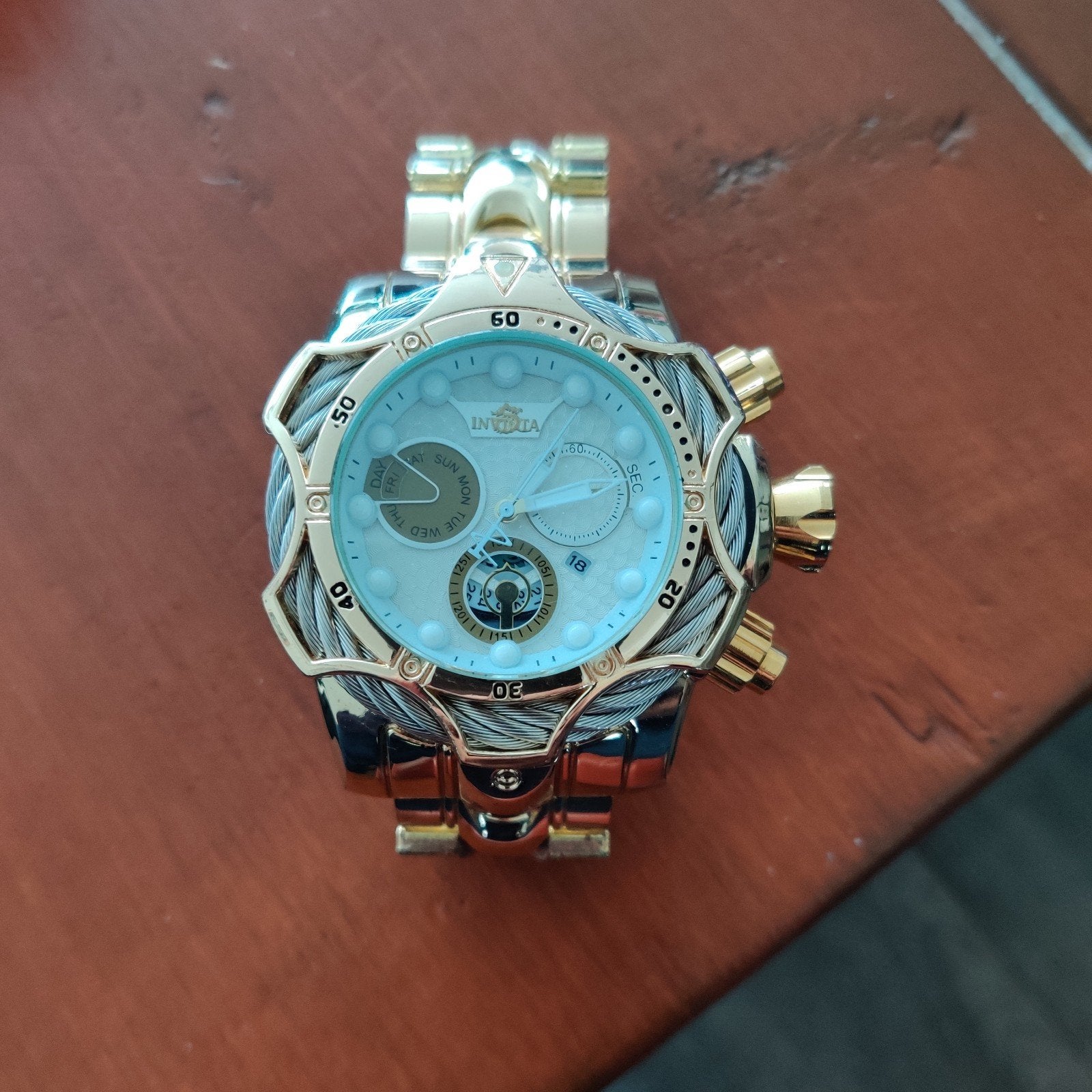 Invicta Herenhorloge - Goudkleurig met Chronograaf, Ophalen of Verzenden, Zo goed als nieuw